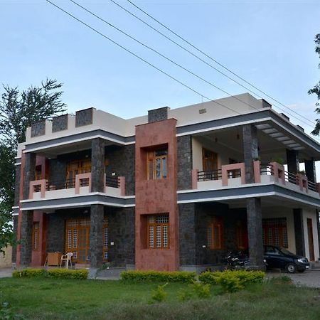 Bed and Breakfast The Royale Country Retreat à Udaipur Extérieur photo