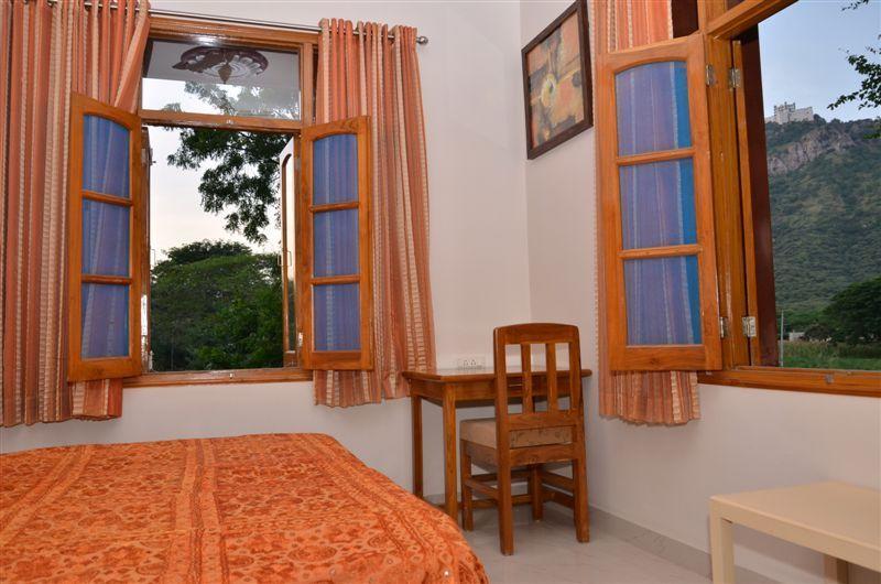 Bed and Breakfast The Royale Country Retreat à Udaipur Extérieur photo