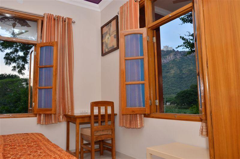 Bed and Breakfast The Royale Country Retreat à Udaipur Extérieur photo